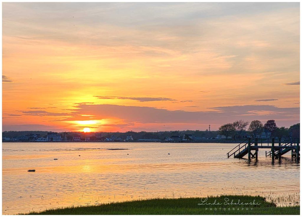 sunset with pink and gold clouds, old saybrook ct photograher