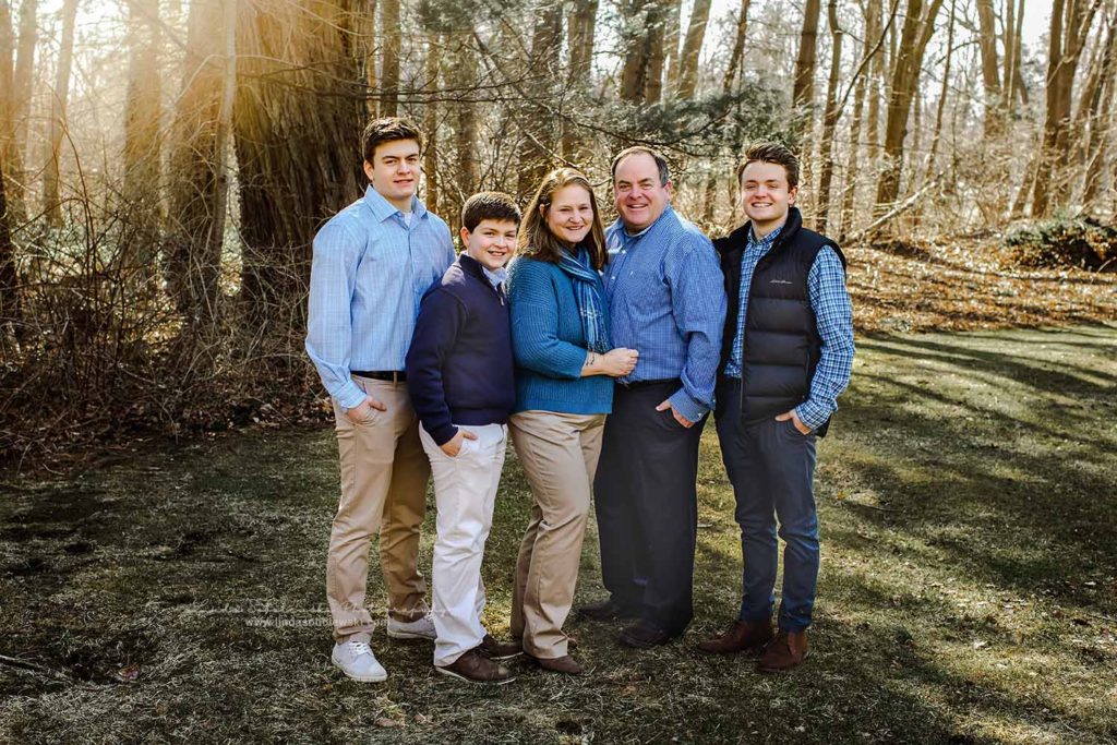 family of five posing for a extended family photo session, Madison CT family photographer