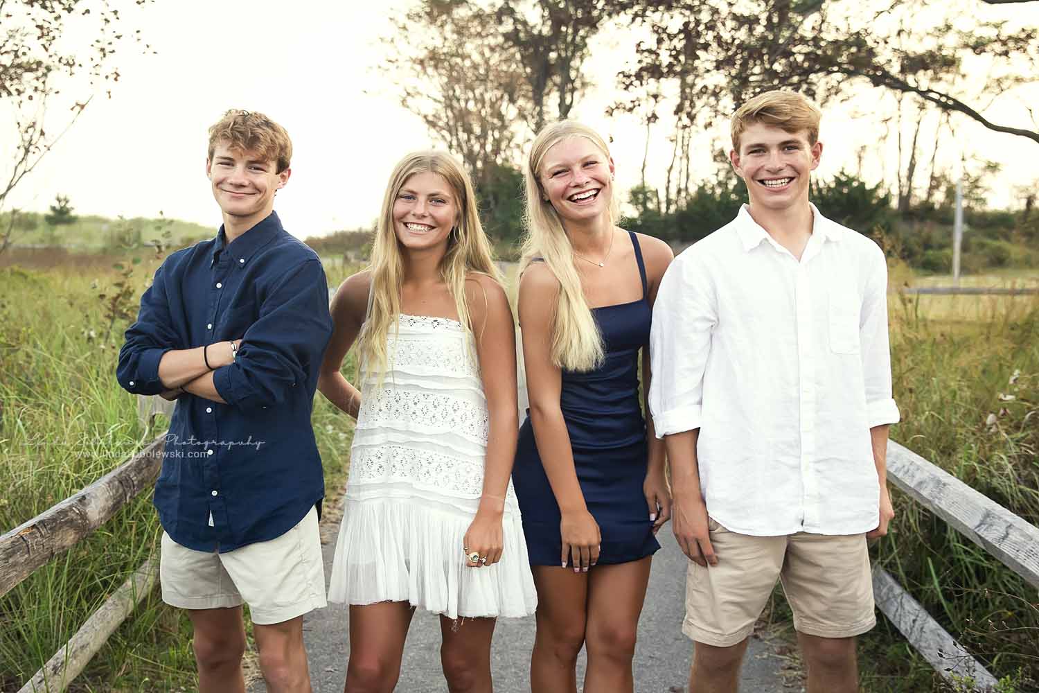 four siblings at the beach, CT photography session