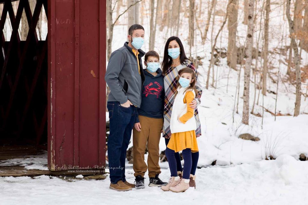 family of four wearing masks, Chatfield Hollow Photography