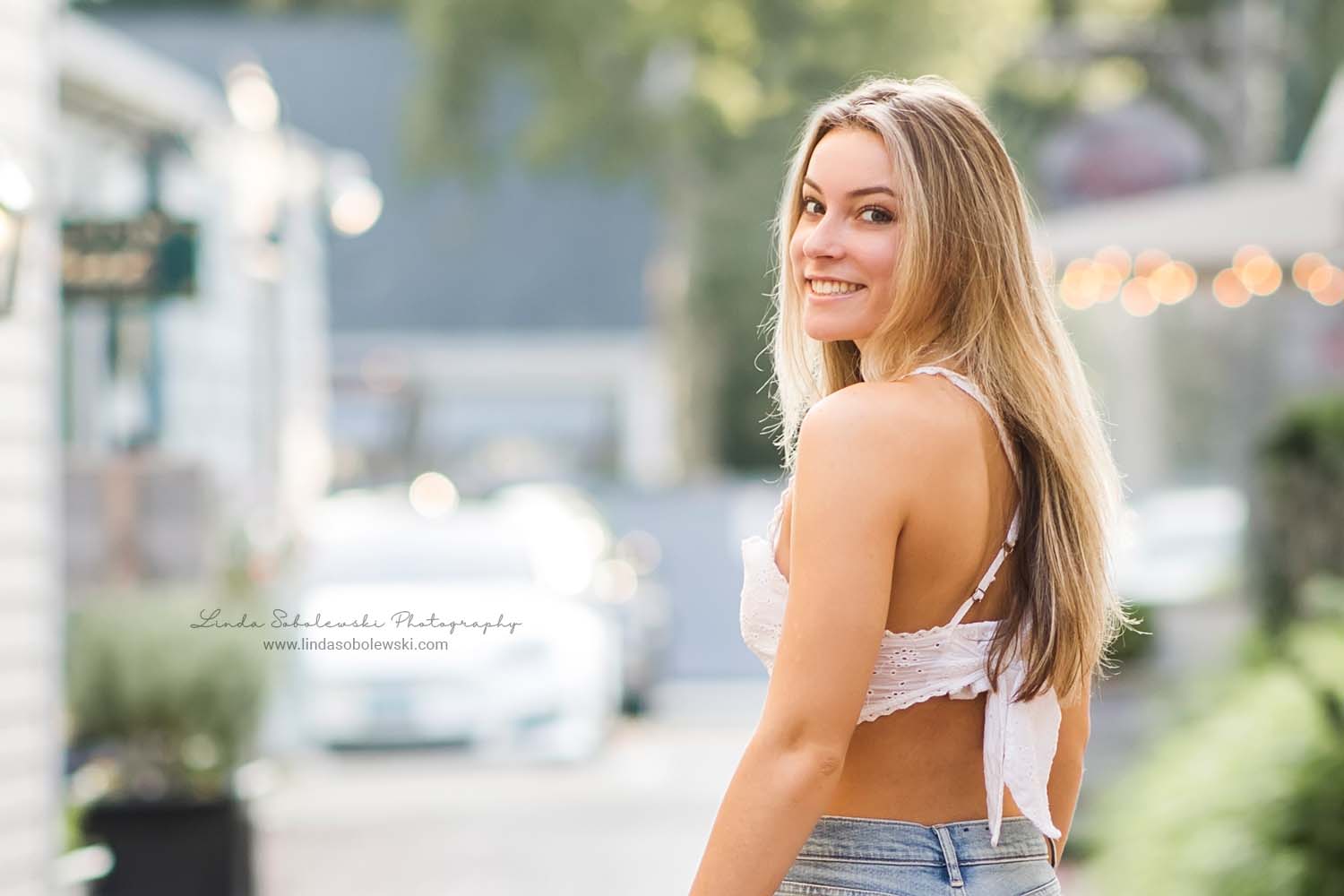 girl turning around, Guilford Senior Photography Session