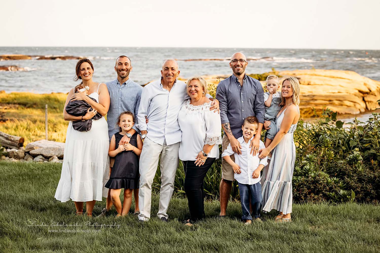 large family photo, Guilford CT extended family photographer