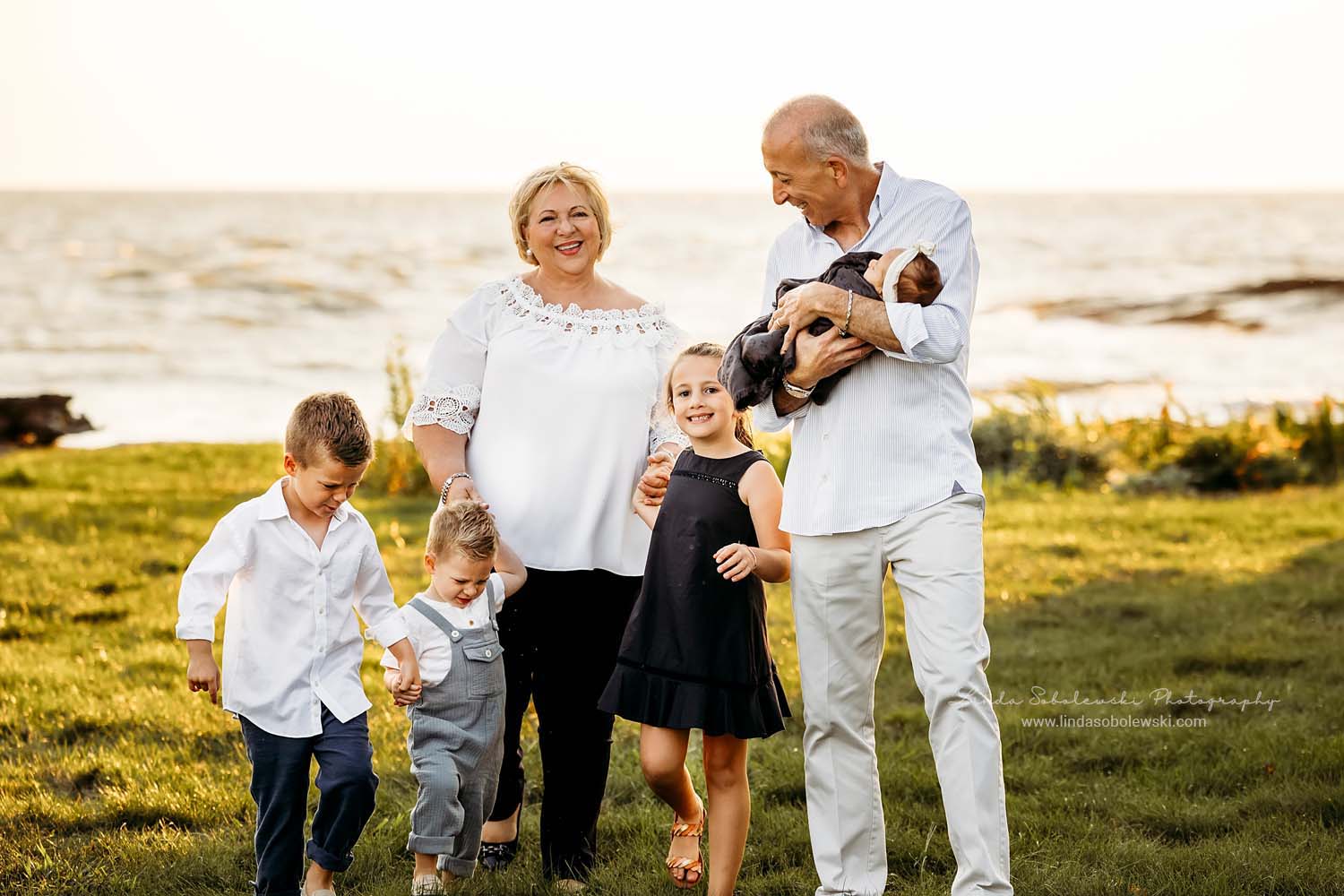 grandparents walking with their four grandchildren, Extended Family Photographer