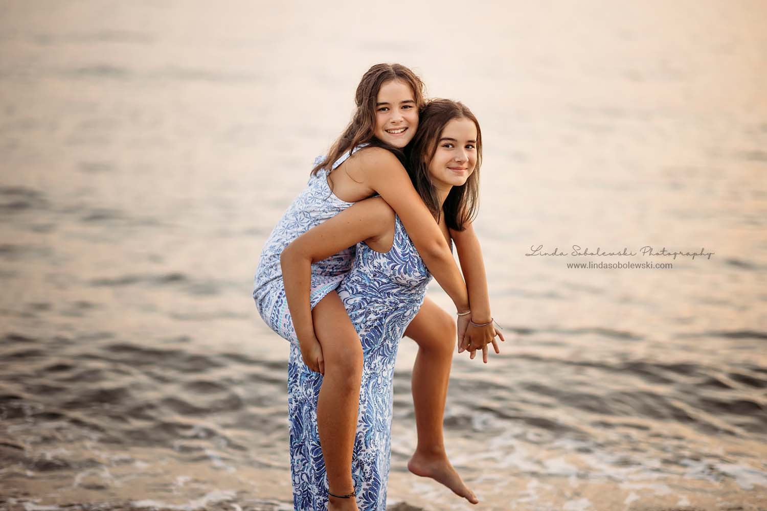 twin girls at the beach, Old Saybrook Family Photographer