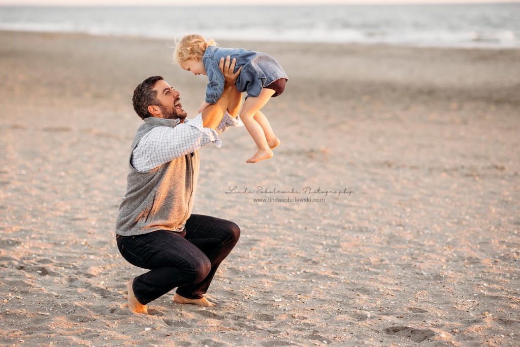 daddy holding little girl at the beach, Old Saybrook CT Family photographer