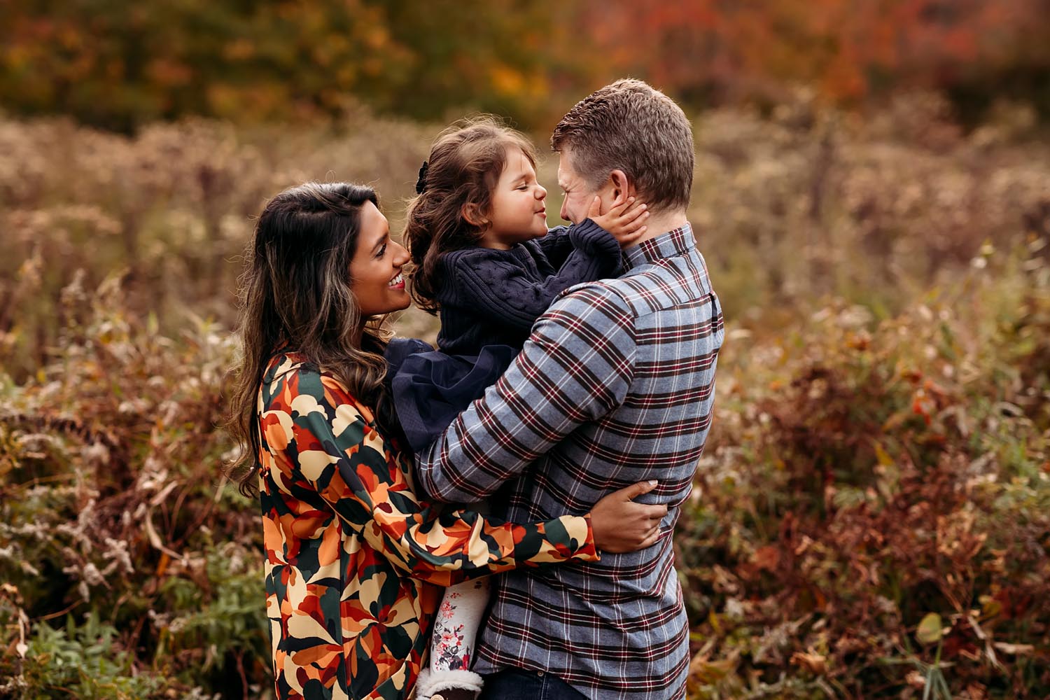 little girl with her mom and dad, Fall Mini-Sessions with CT Best Family photographer