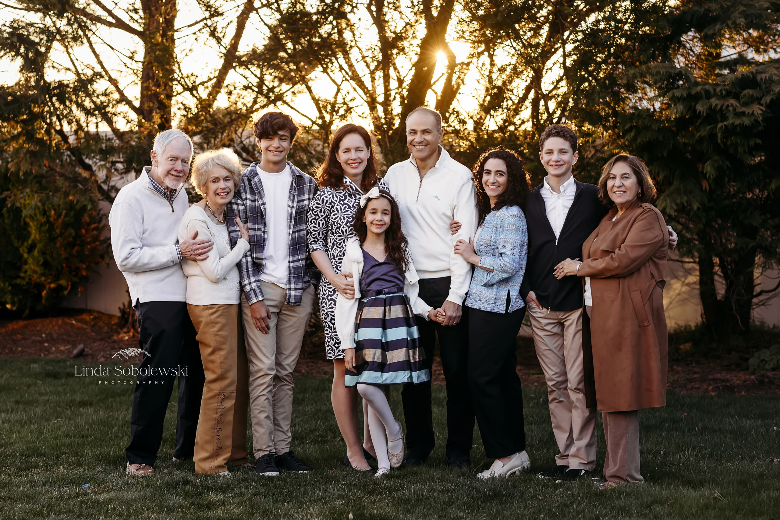 extended family photo, Family photo session on the beach in Westbrook CT