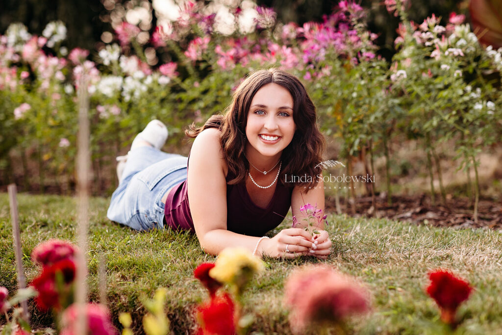 teenage girl in a garden, Senior girl photography 
