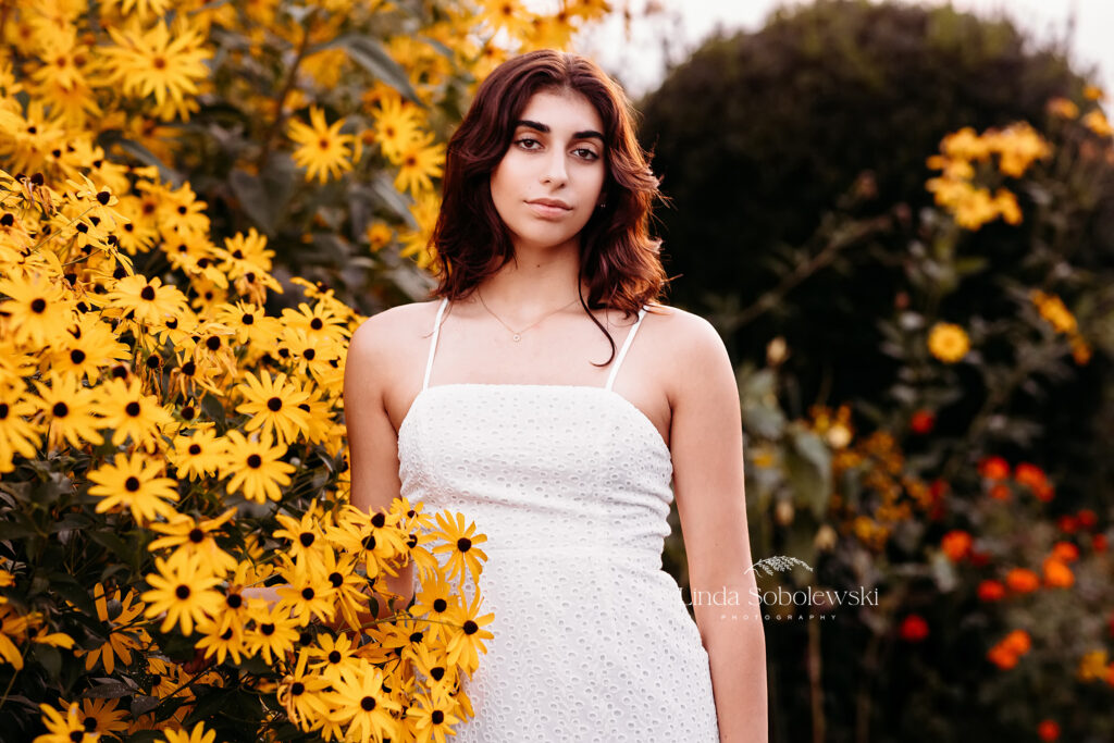 beautiful girl with black-eye-susan flowers, Senior girl photo session, CT Best senior photographer